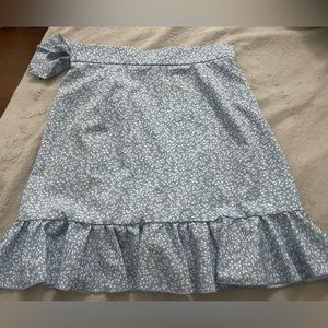 Selling this beautiful floral skirt.